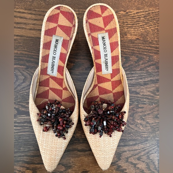 Manolo Blahnik Shoes - Manolo Blahnik mules / heels tan!